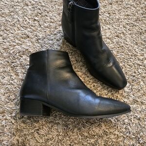 Aquatalia Black Leather Pointed-Toe Ankle Boots